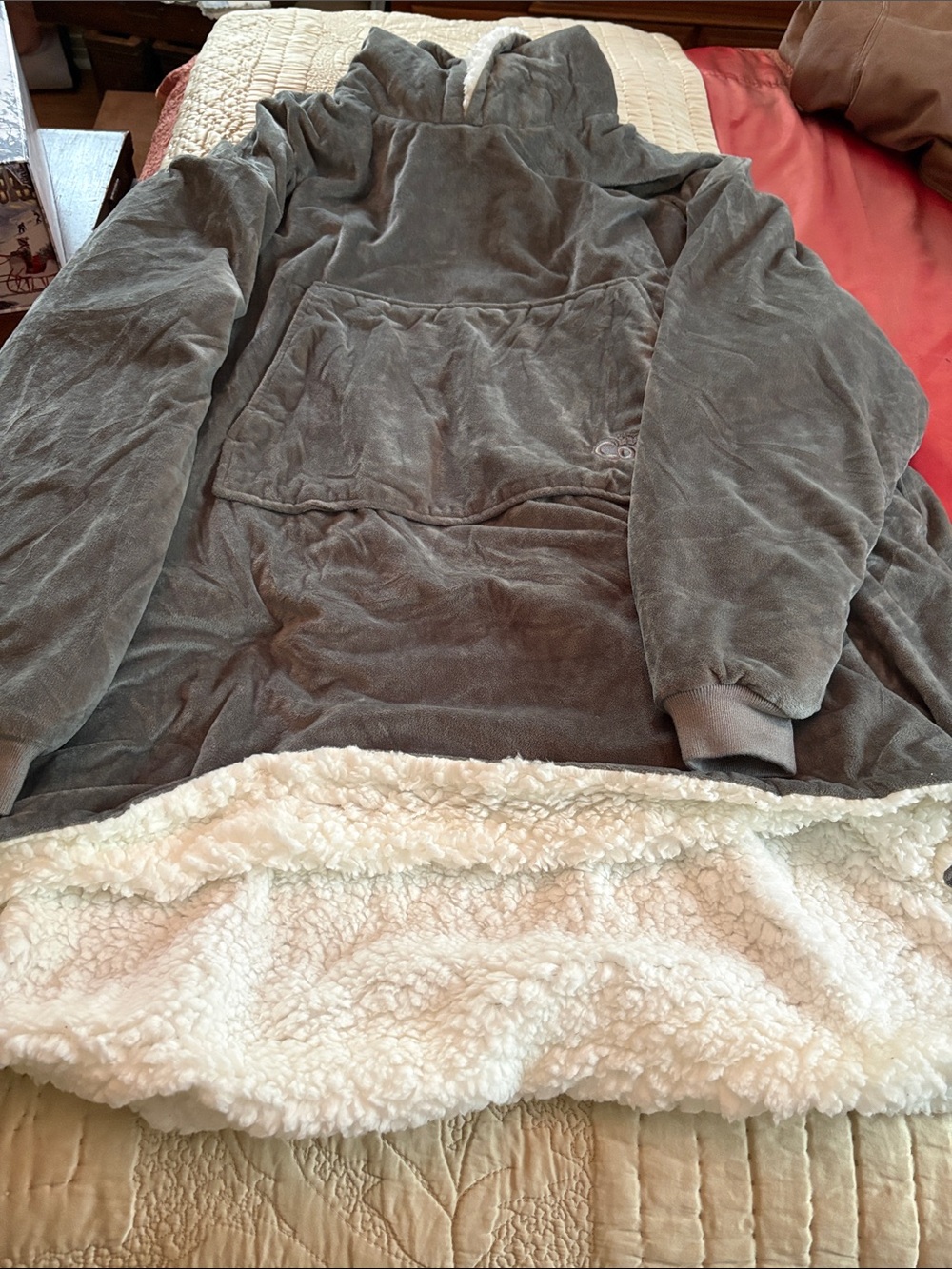 Plush Sherpa-Lined Hoodie Jacket - Gray NWOT - One Size
